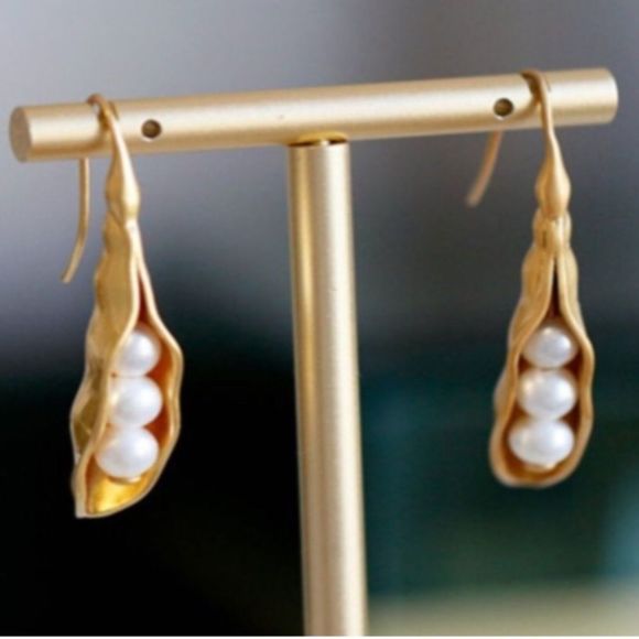 Tory Burch Jewelry - TORY BURCH PEAPOD EARRINGS 18K GOLD PLATED BRASS